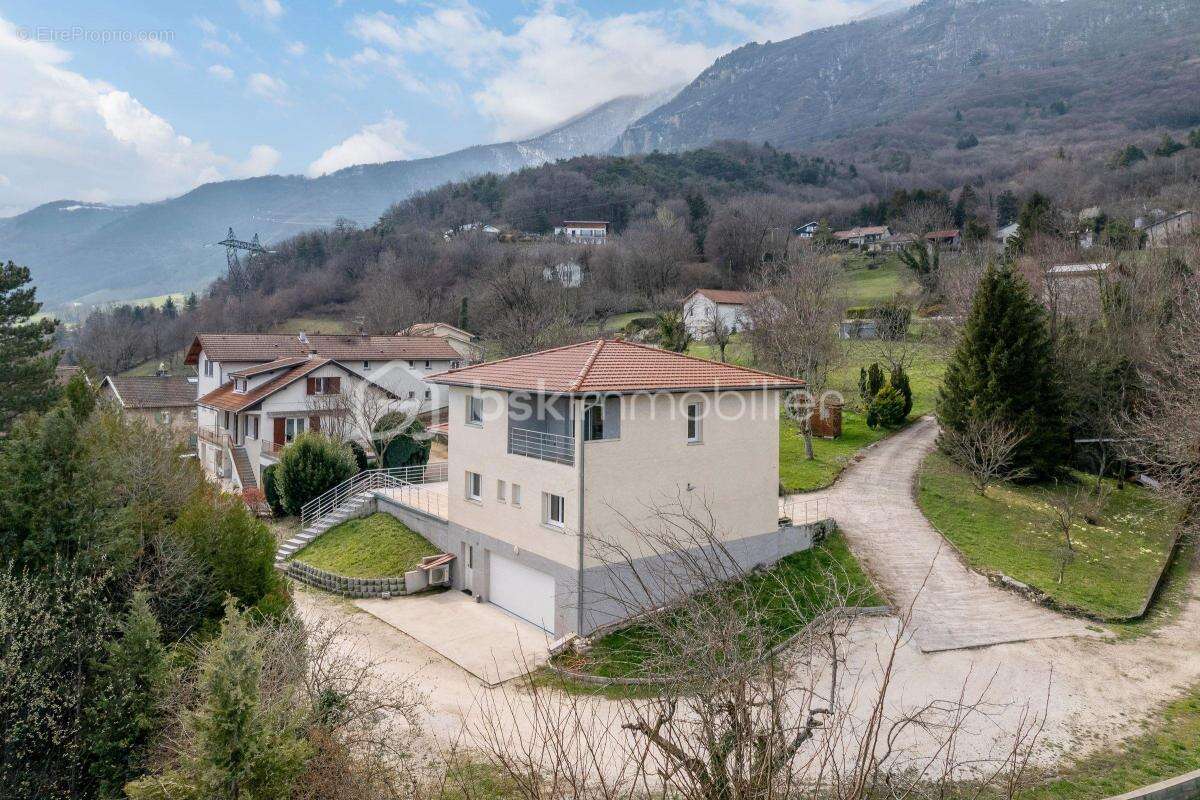 Maison à CLAIX