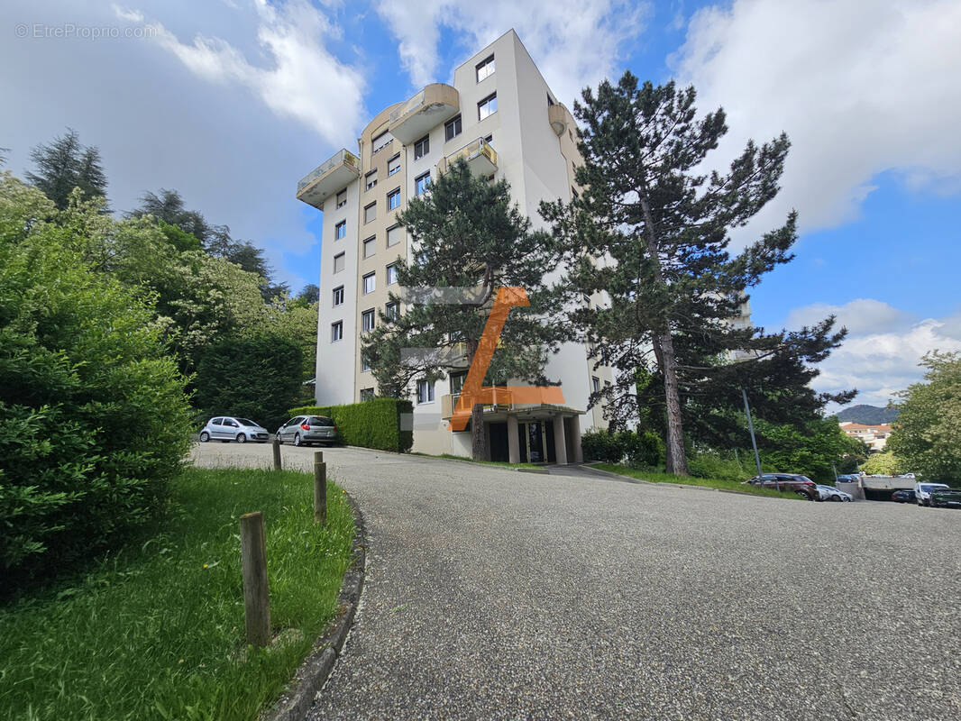 Appartement à SAINT-ETIENNE