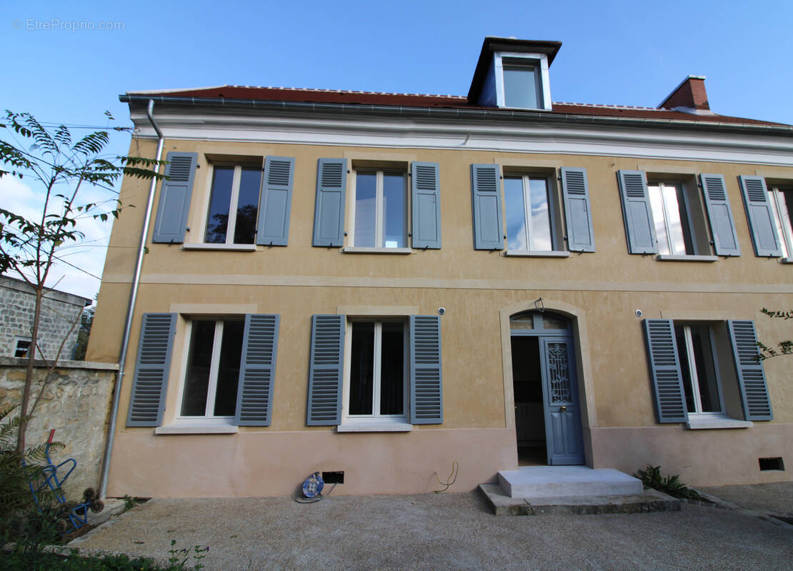Appartement à PRESLES
