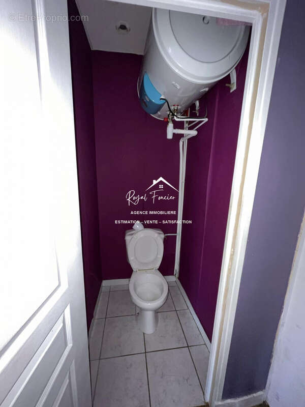 WC indépendant de 1, 14 M2 - Appartement à CHATELLERAULT