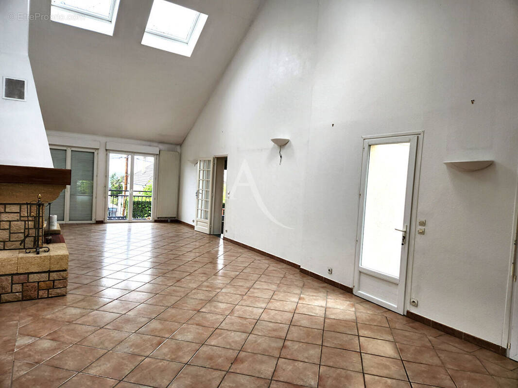 Maison à MONTGERON