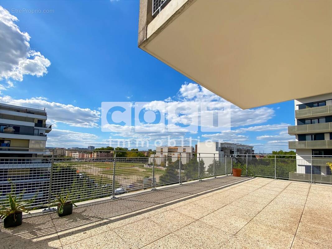 Appartement à GENNEVILLIERS
