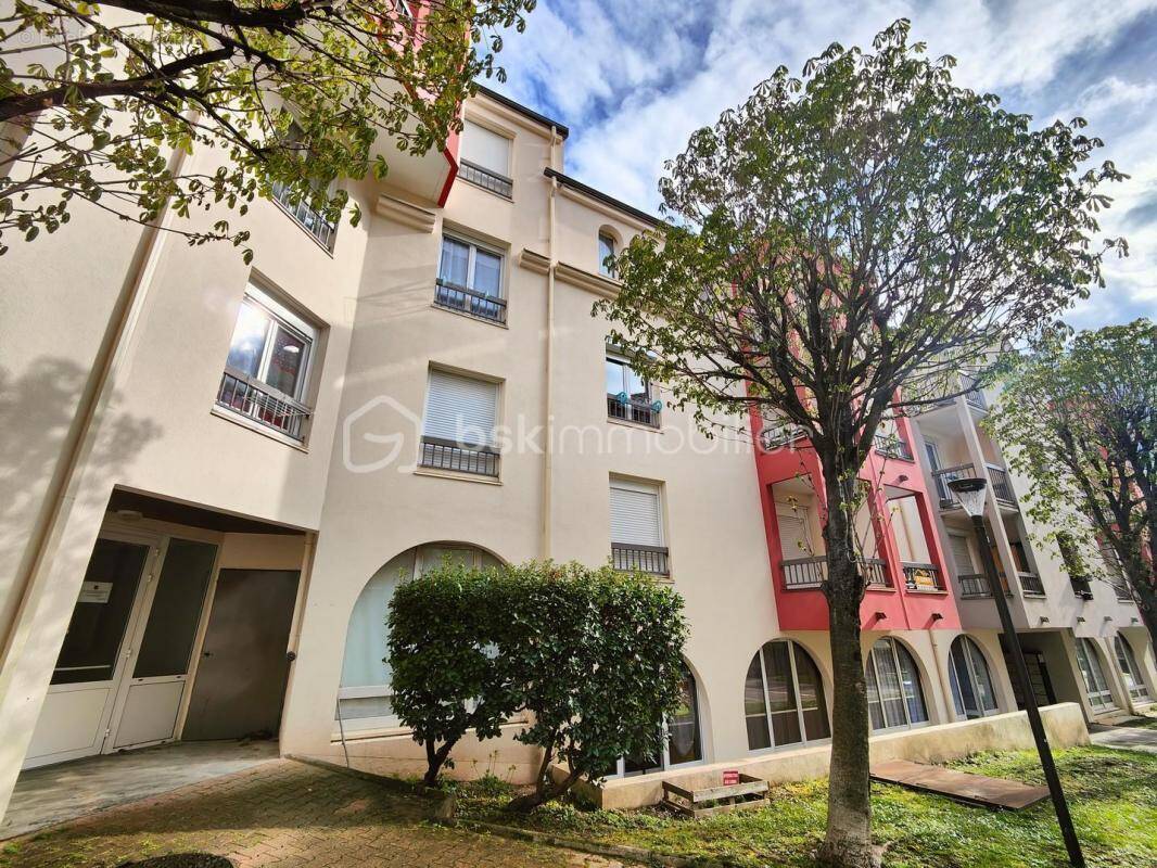 Appartement à LAMALOU-LES-BAINS