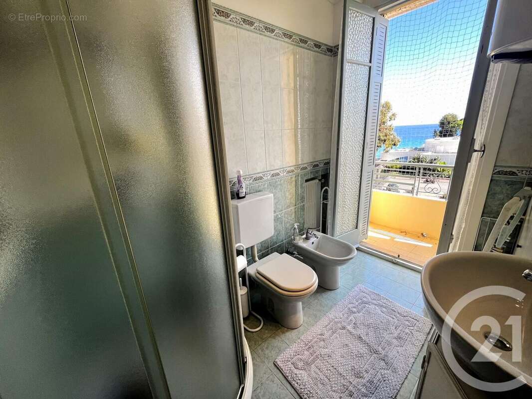 Appartement à ROQUEBRUNE-CAP-MARTIN