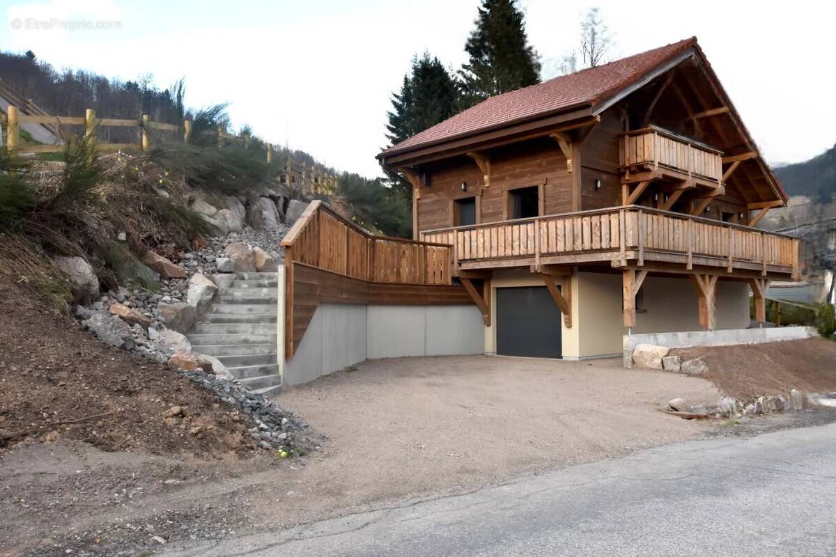 Maison à LA BRESSE