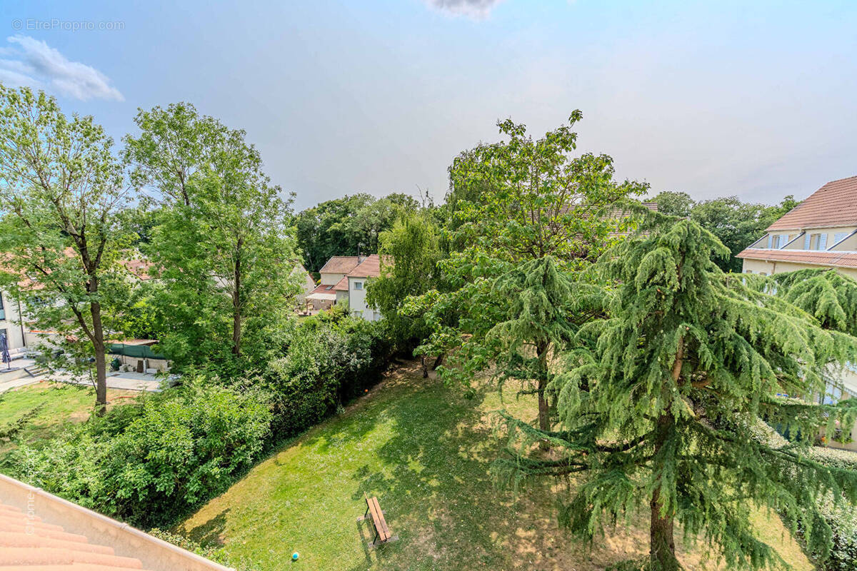 Appartement à LE PLESSIS-TREVISE