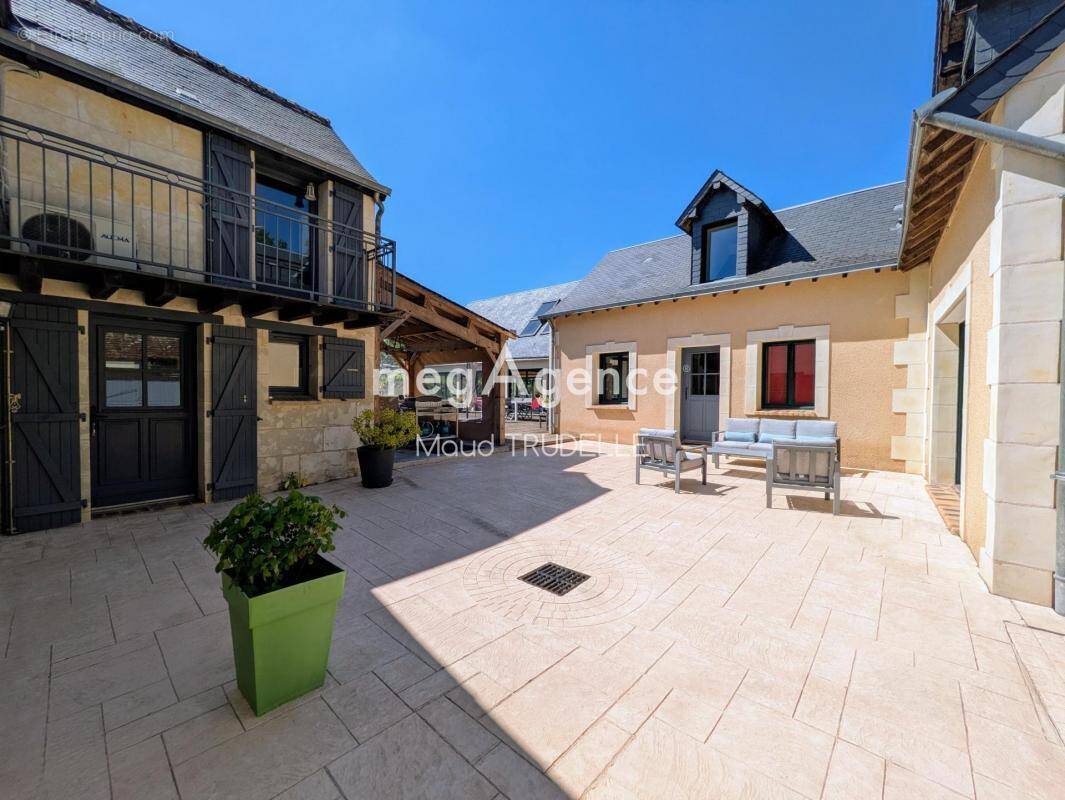 Maison à LA CHARTRE-SUR-LE-LOIR