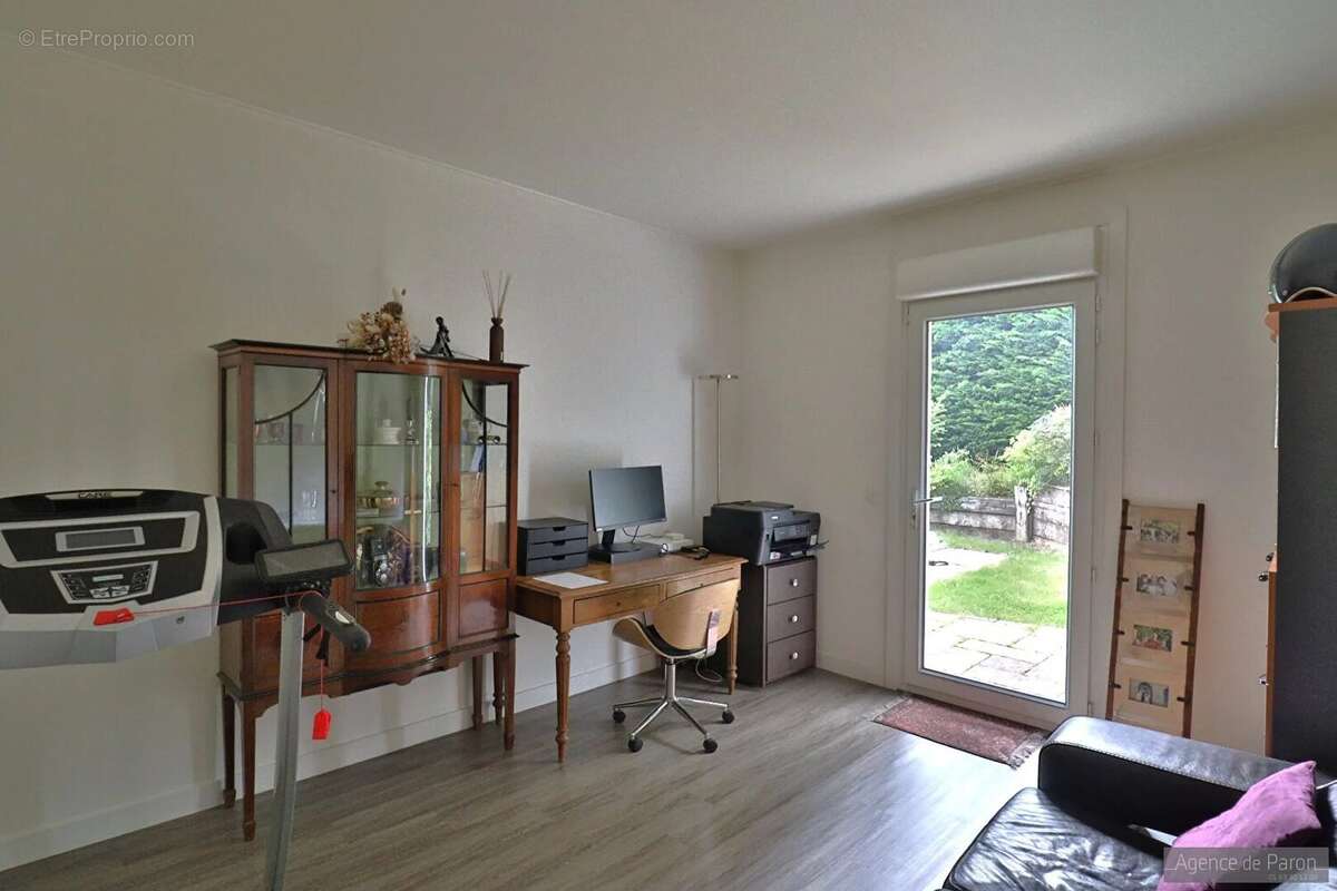 Maison à VERRIERES-LE-BUISSON