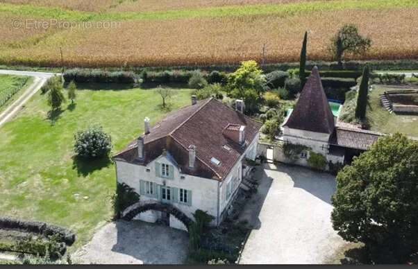 Maison à AUBETERRE-SUR-DRONNE