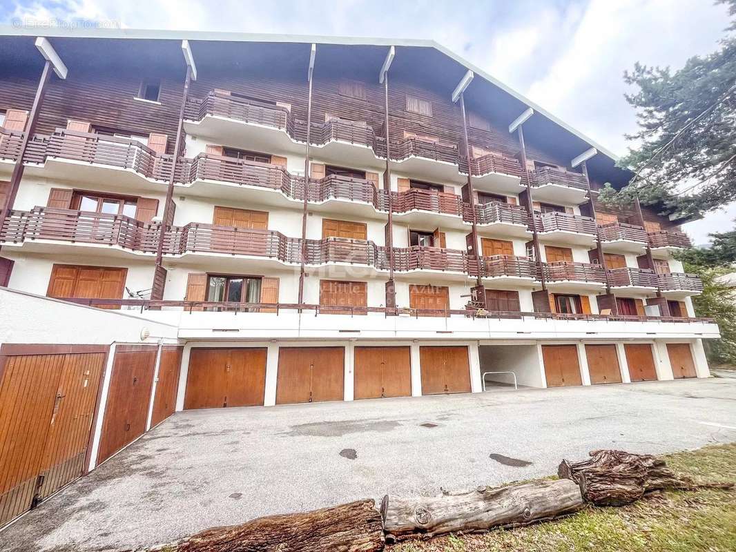Appartement à SAINT-ETIENNE-DE-TINEE