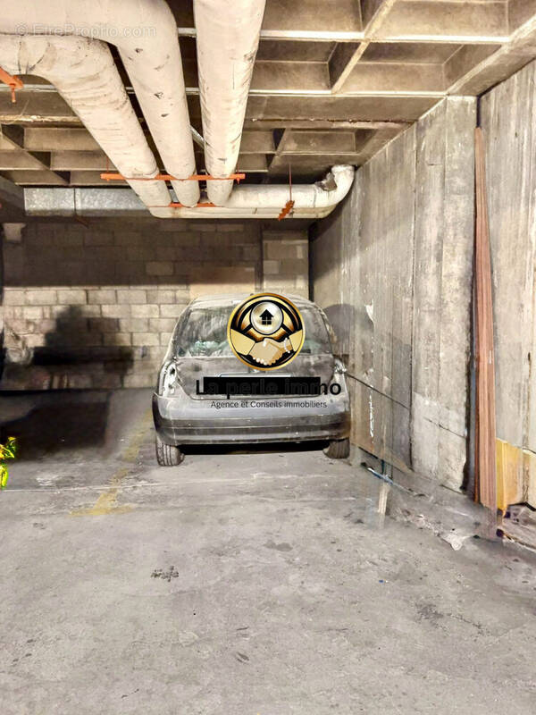 Parking à PARIS-20E