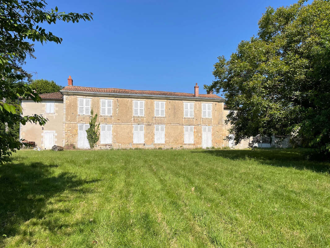 Autre à MIGNALOUX-BEAUVOIR