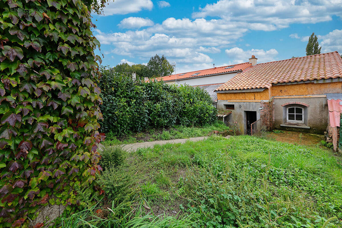 Maison à LES BROUZILS