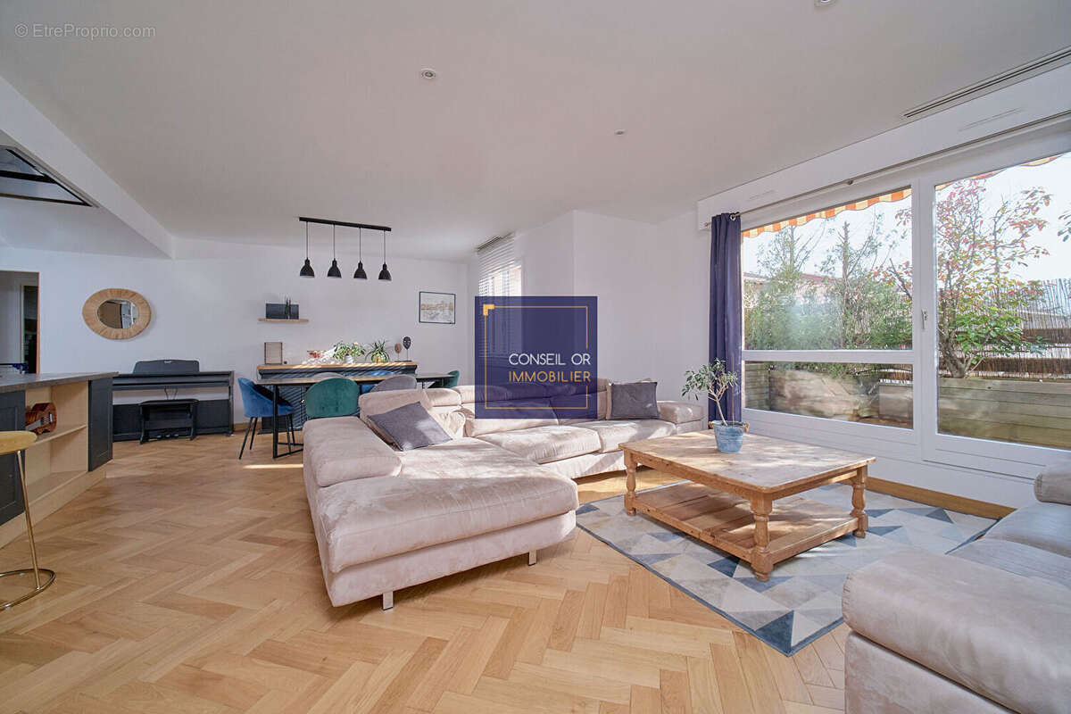 Appartement à SAINT-GENIS-LAVAL