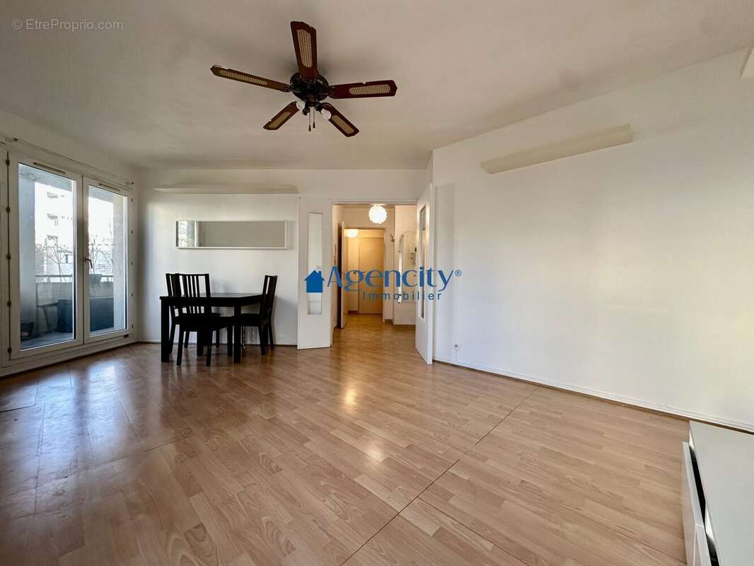Appartement à TORCY