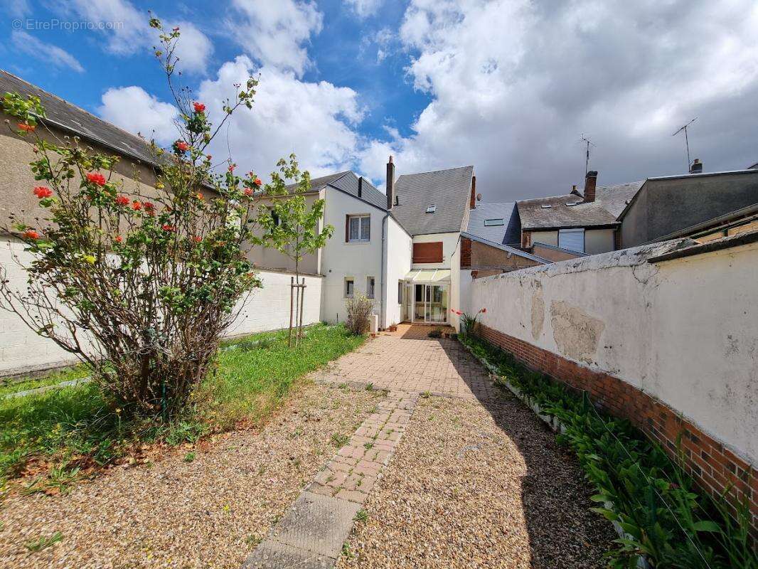 Maison à ARTENAY
