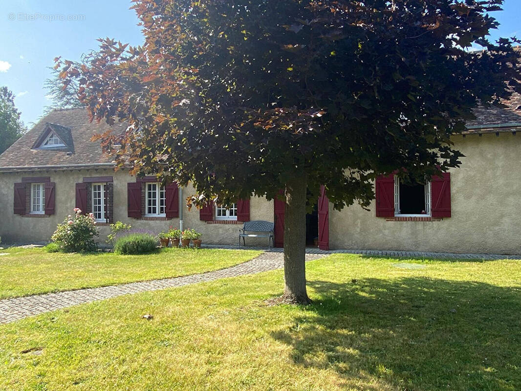 Maison à HOUDAN