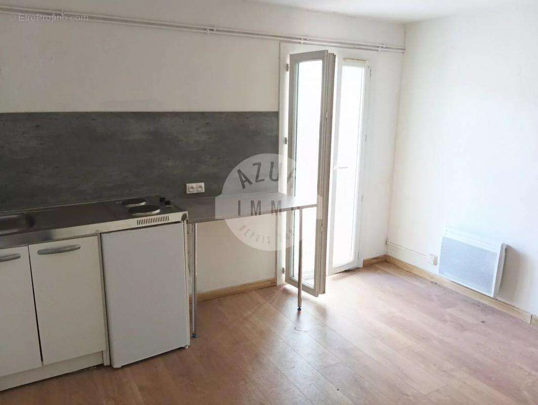 Appartement à NANS-LES-PINS
