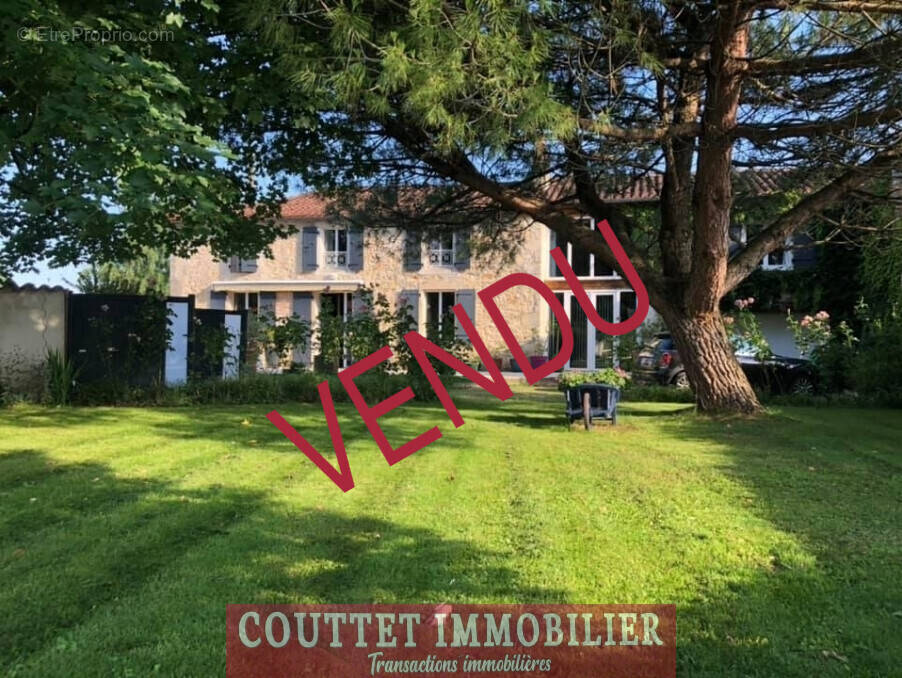 Maison à LA ROCHEFOUCAULD