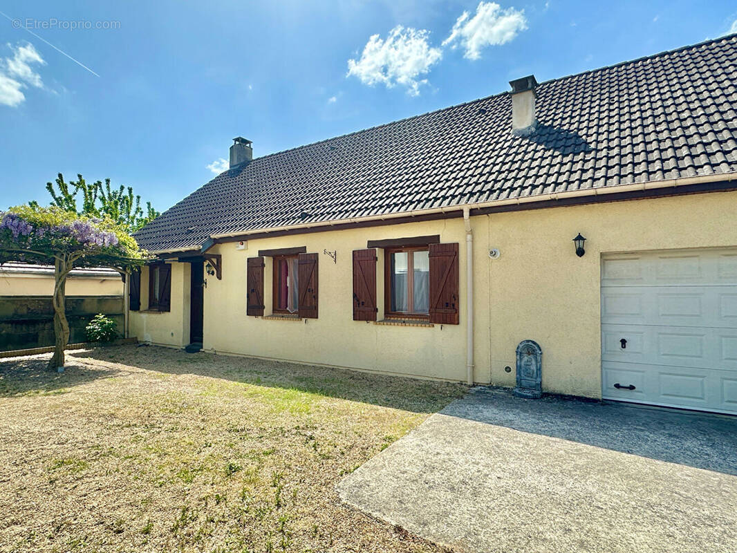 Maison à MERU