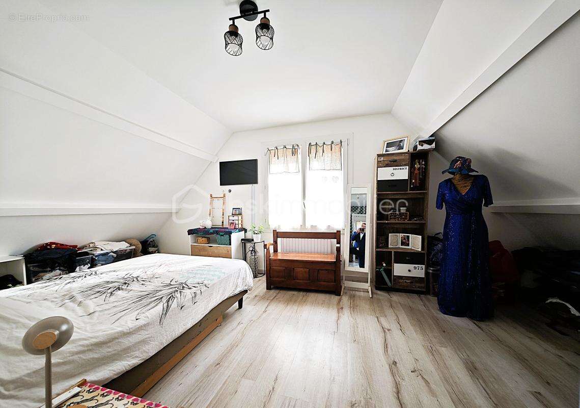Maison à EPERNON