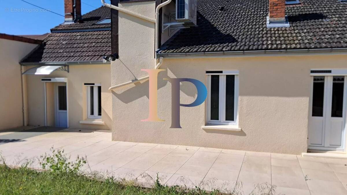 Maison à PARAY-LE-MONIAL