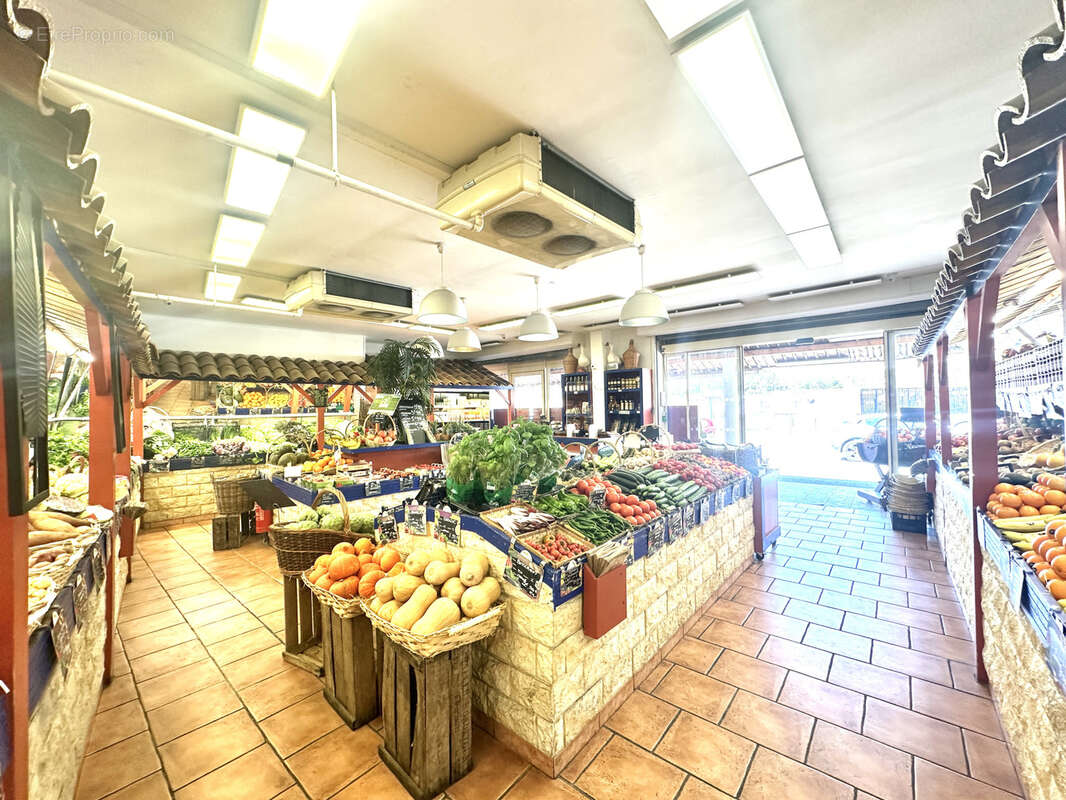 Commerce à MARSEILLE-8E