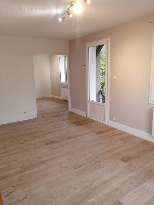 Photo 1 - Maison à LE COTEAU