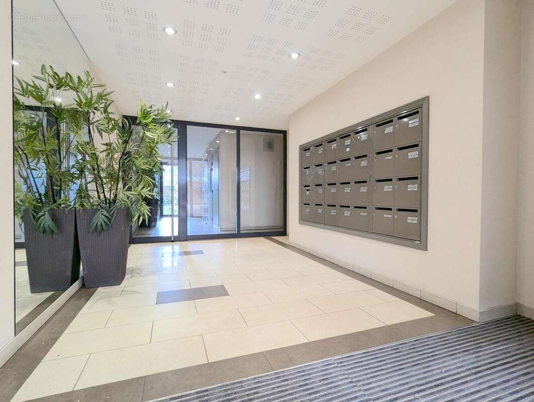   - Appartement à CALUIRE-ET-CUIRE