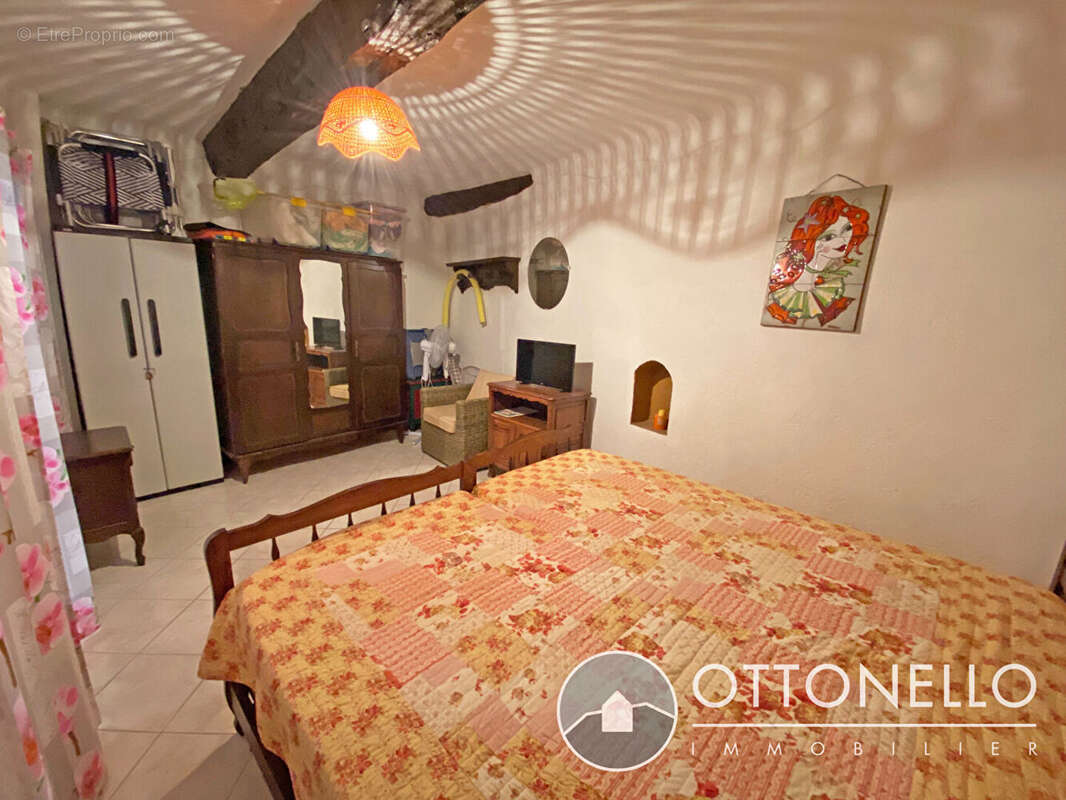 Appartement à ROQUEBRUNE-SUR-ARGENS