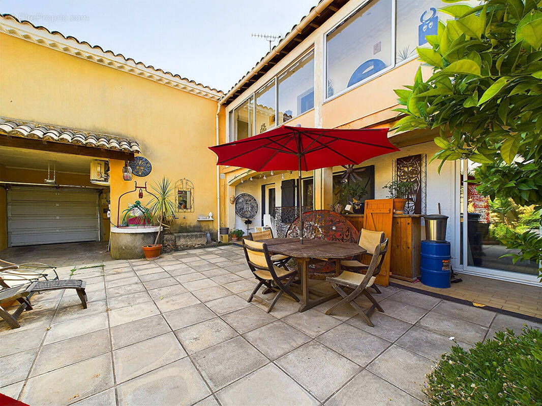 Maison à GARONS