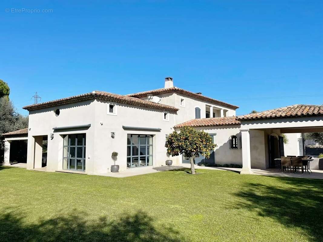 Maison à MOUGINS