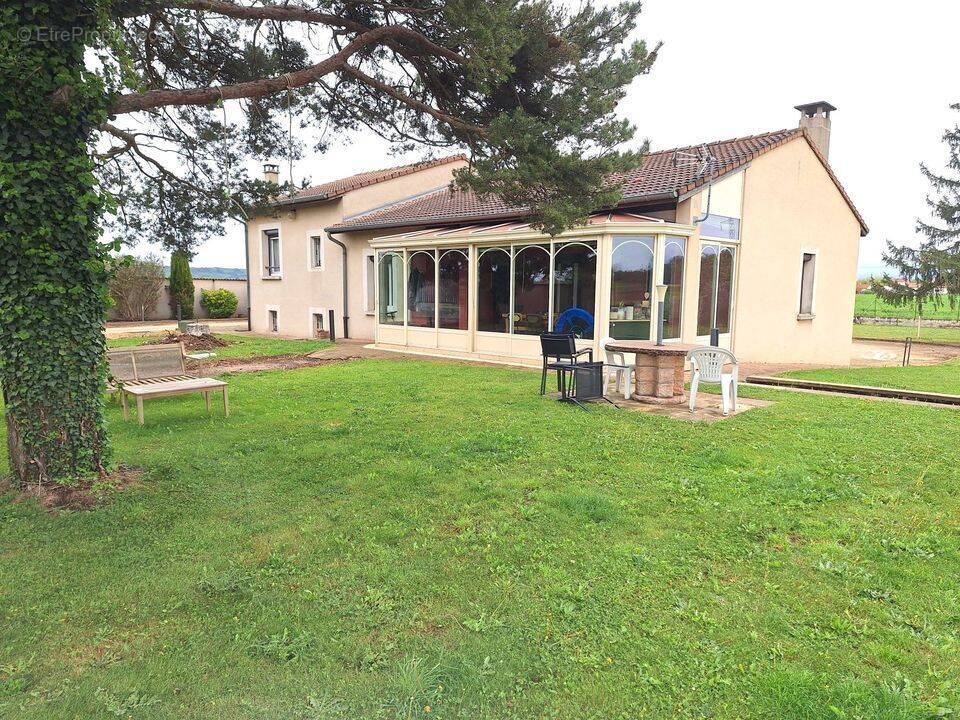 Maison à CHATEAUNEUF-SUR-ISERE