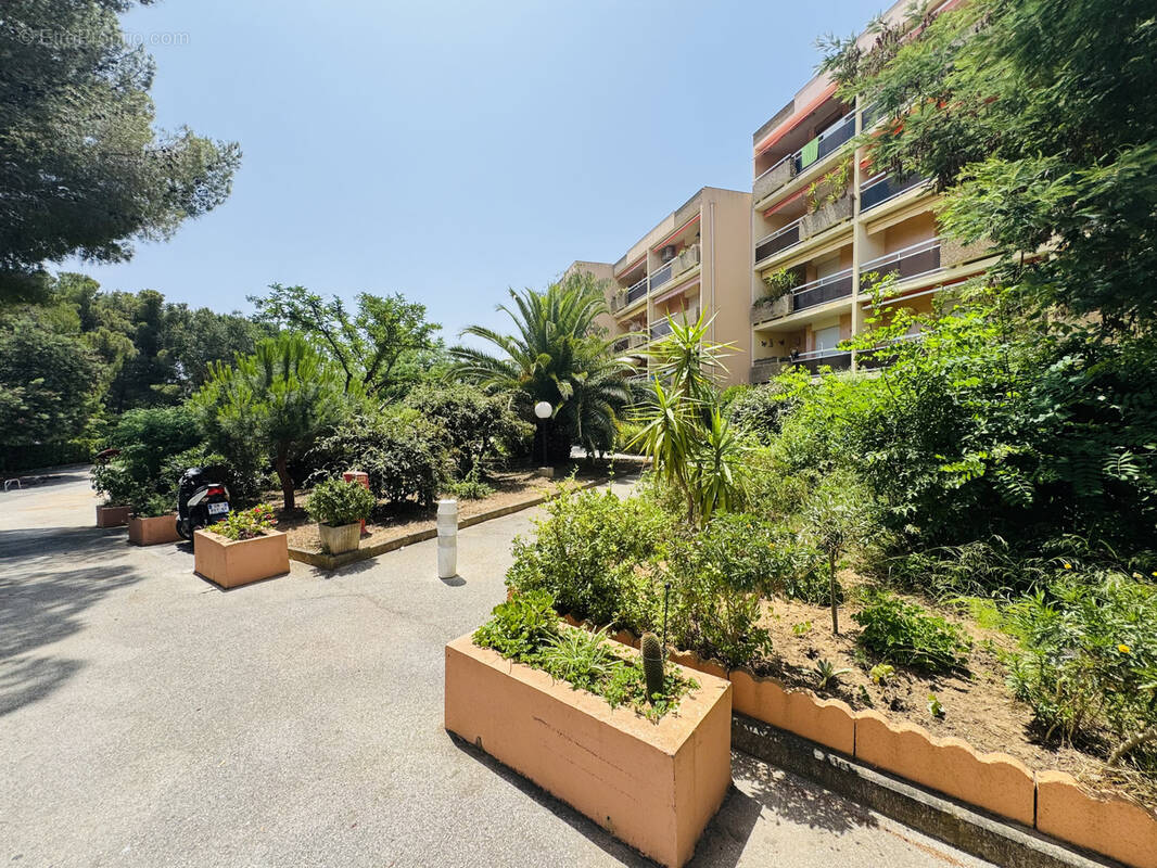 Appartement à BORMES-LES-MIMOSAS