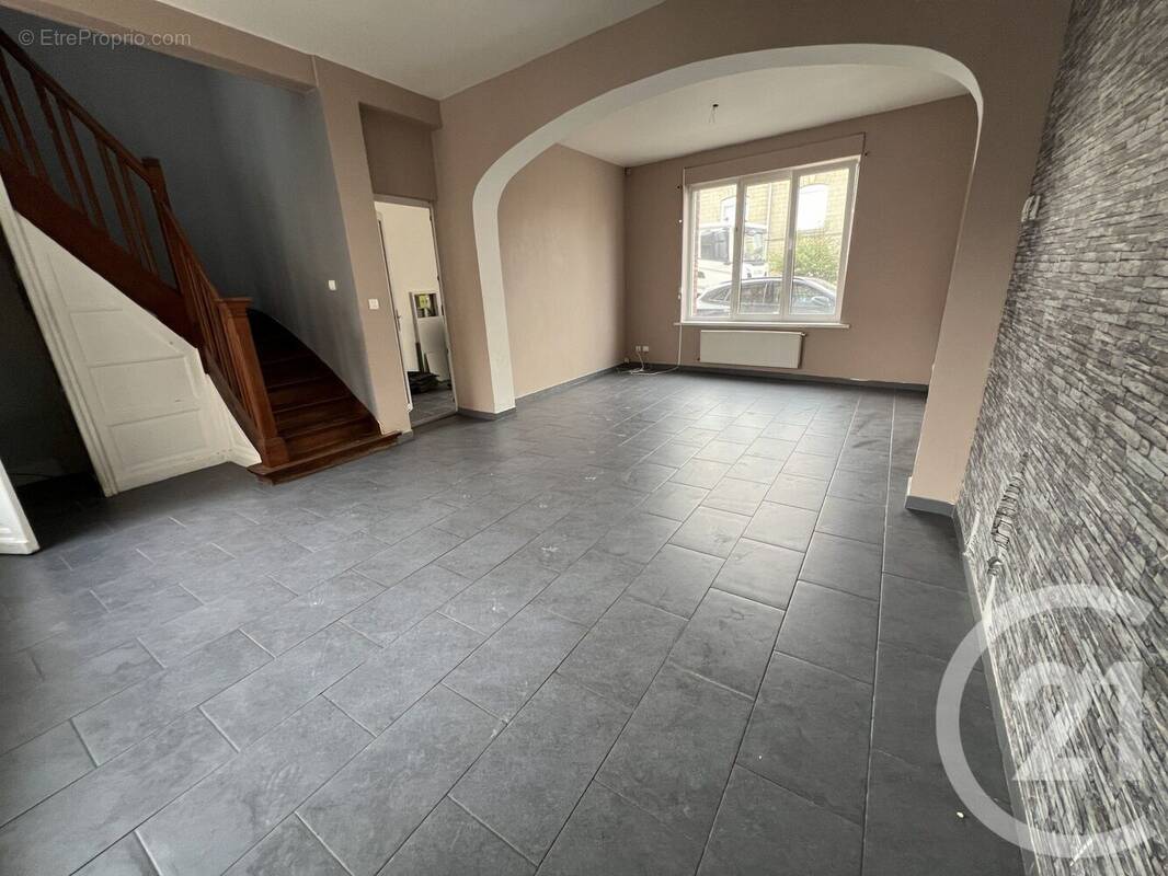 Maison à LA CHAPELLE-D&#039;ARMENTIERES