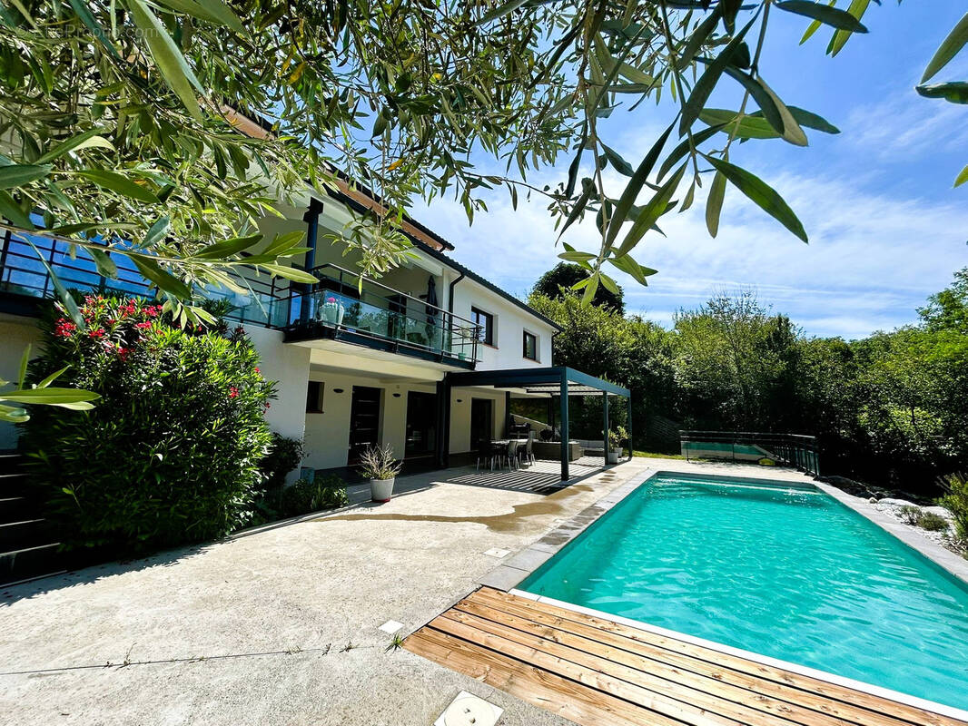 Maison à LACROIX-FALGARDE