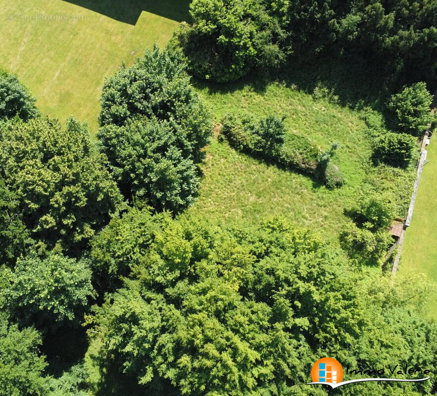 Terrain à CHARMES