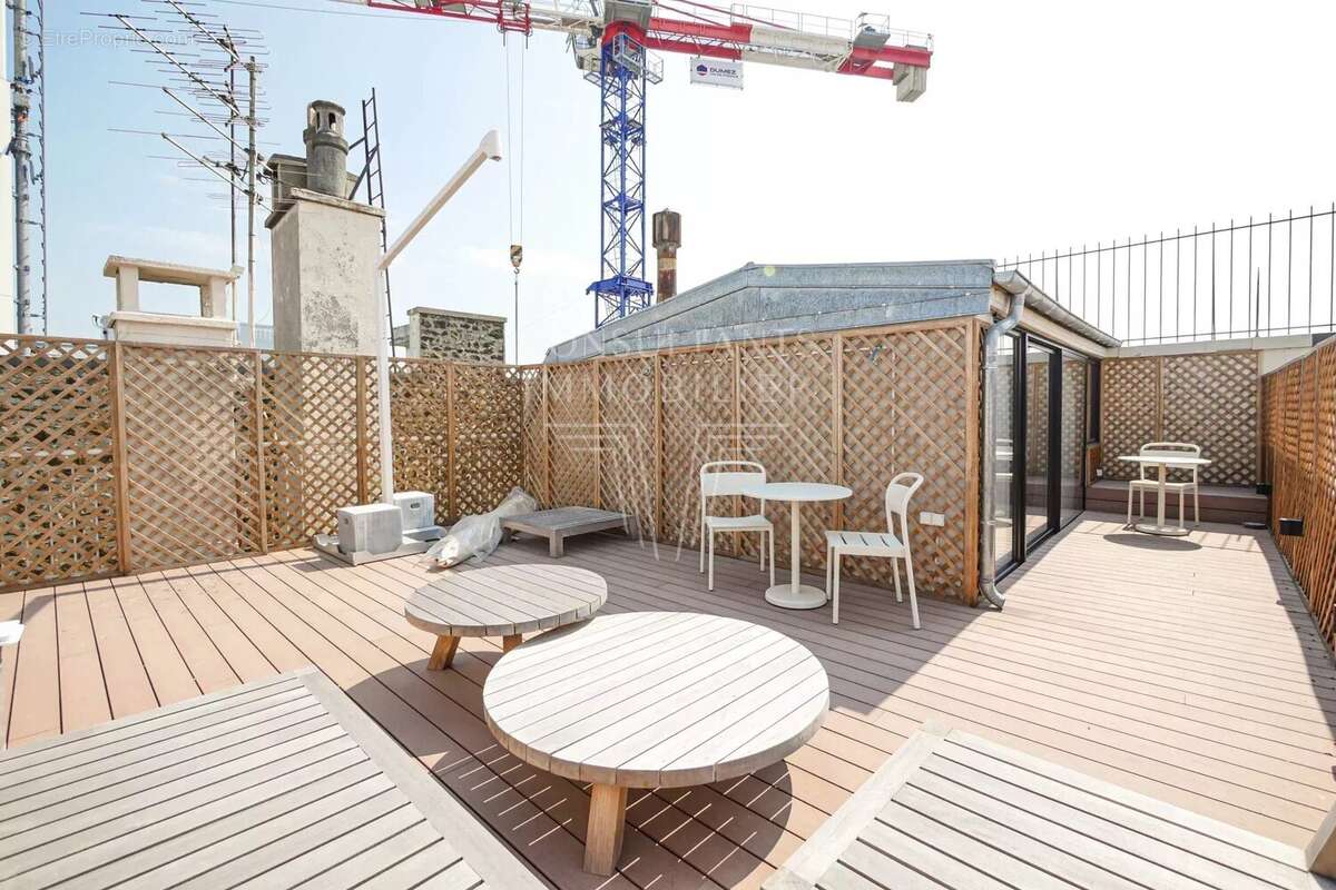 Appartement à PARIS-8E