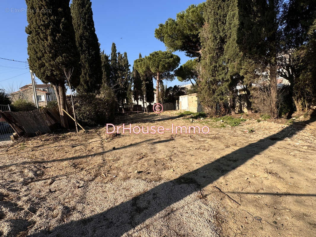 Terrain à MARSEILLE-8E