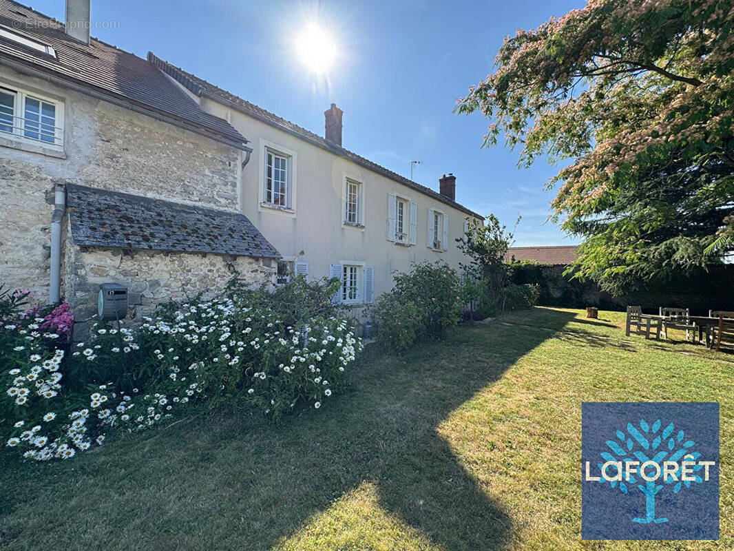 Maison à MORIGNY-CHAMPIGNY