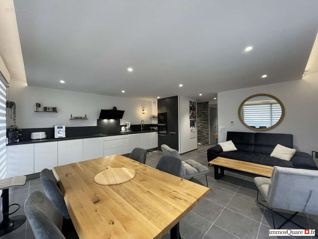 Appartement à LE PONT-DE-CLAIX
