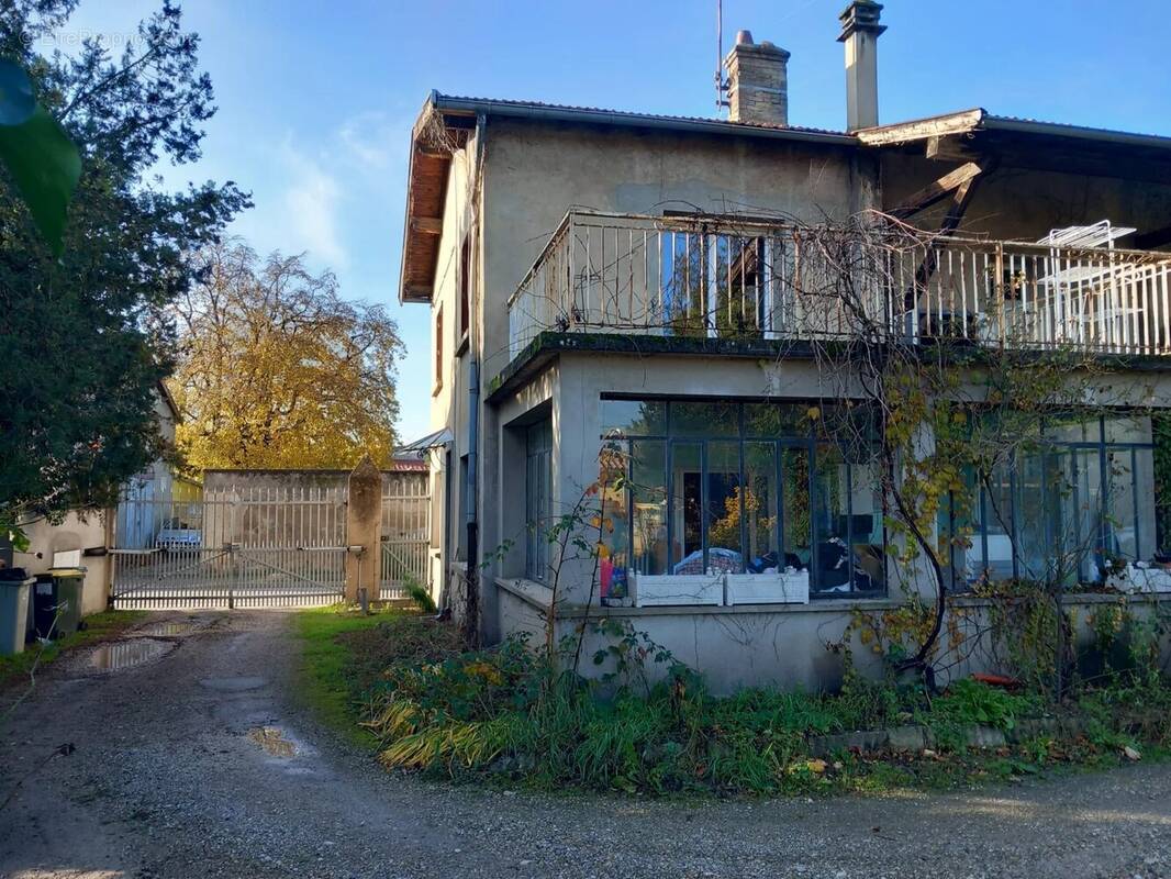 Maison à VAULX-EN-VELIN