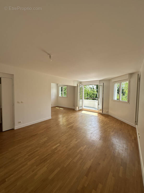 Photo 1 - Appartement à COURBEVOIE