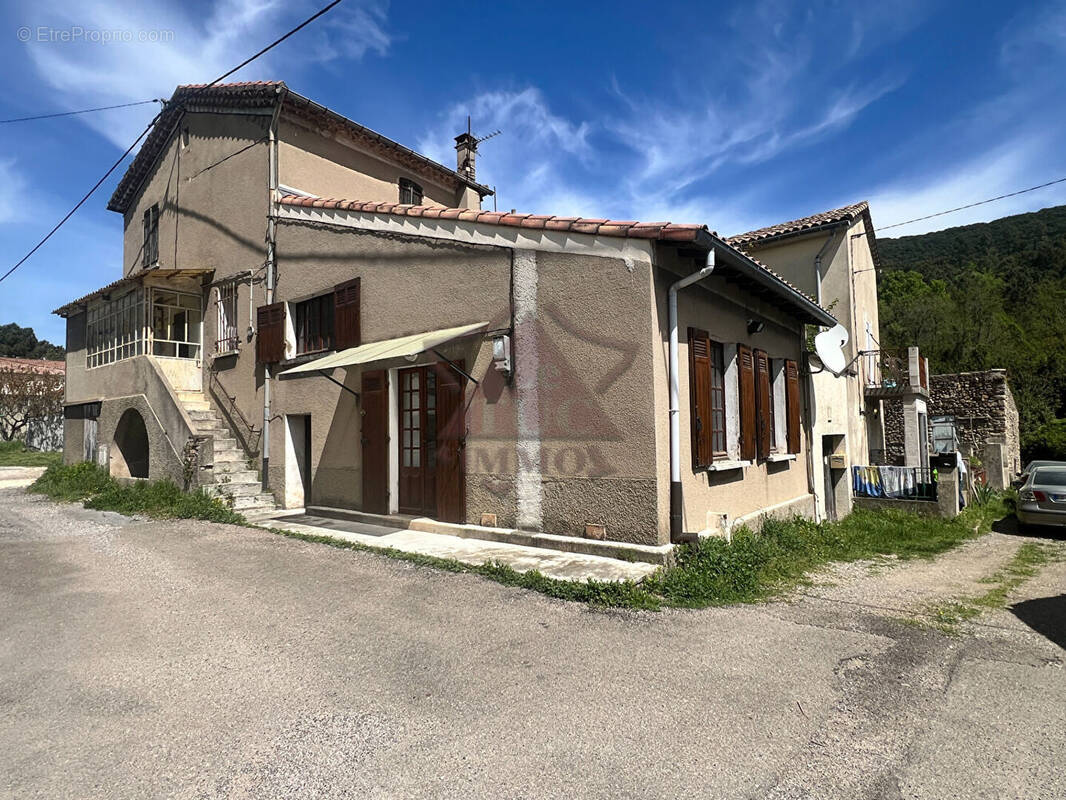 Maison à LE MARTINET