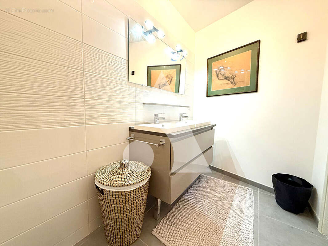 Appartement à LE THOLONET