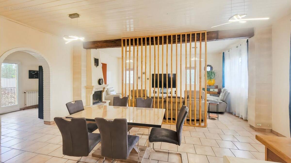 Maison à VAIRES-SUR-MARNE