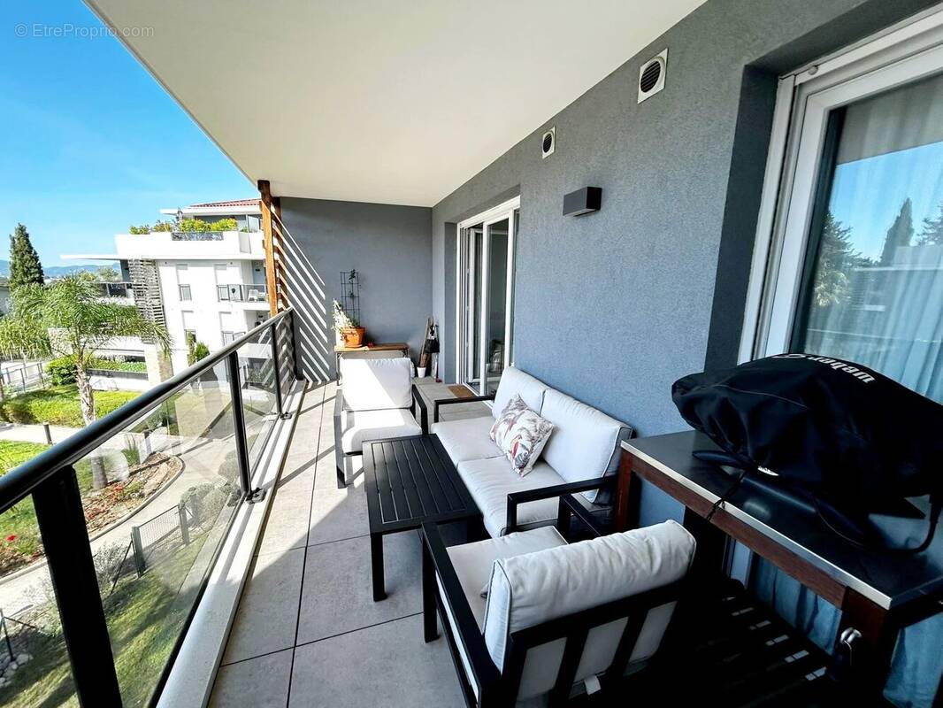 Appartement à MOUGINS