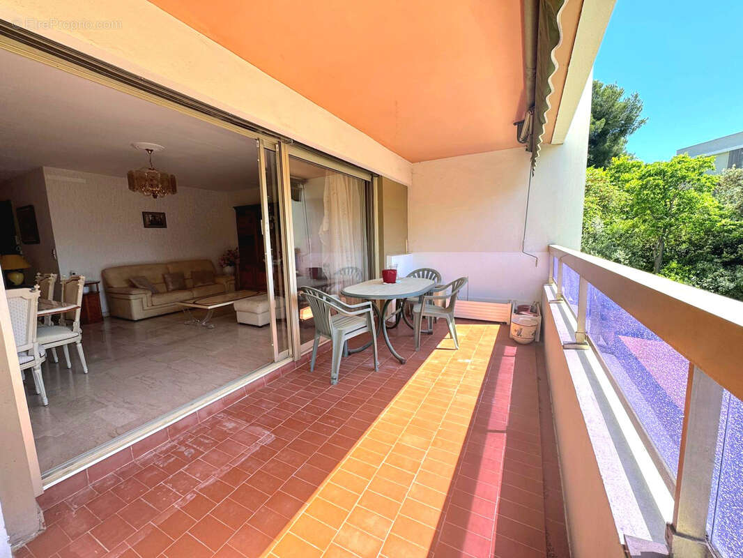 Appartement à MARSEILLE-9E