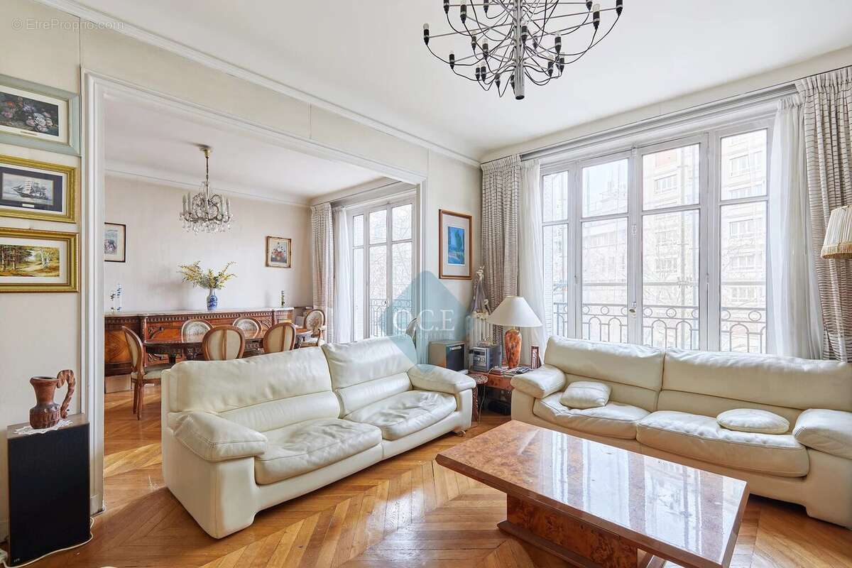 Appartement à PARIS-11E