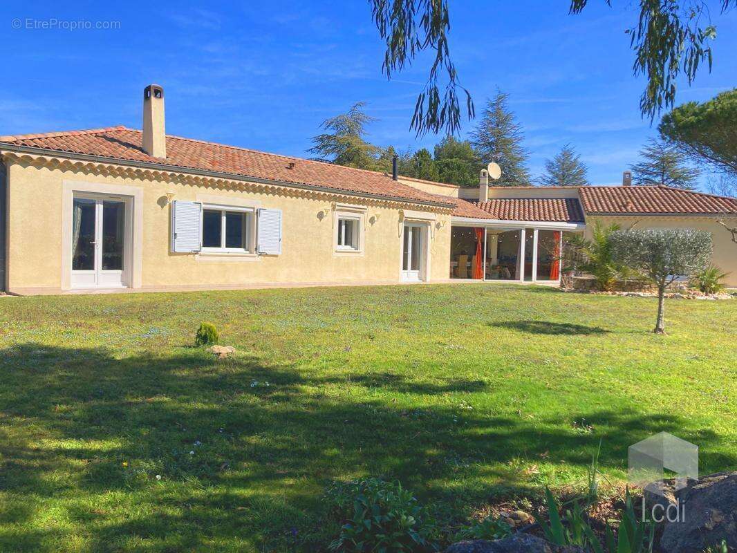 Maison à MONTELIMAR